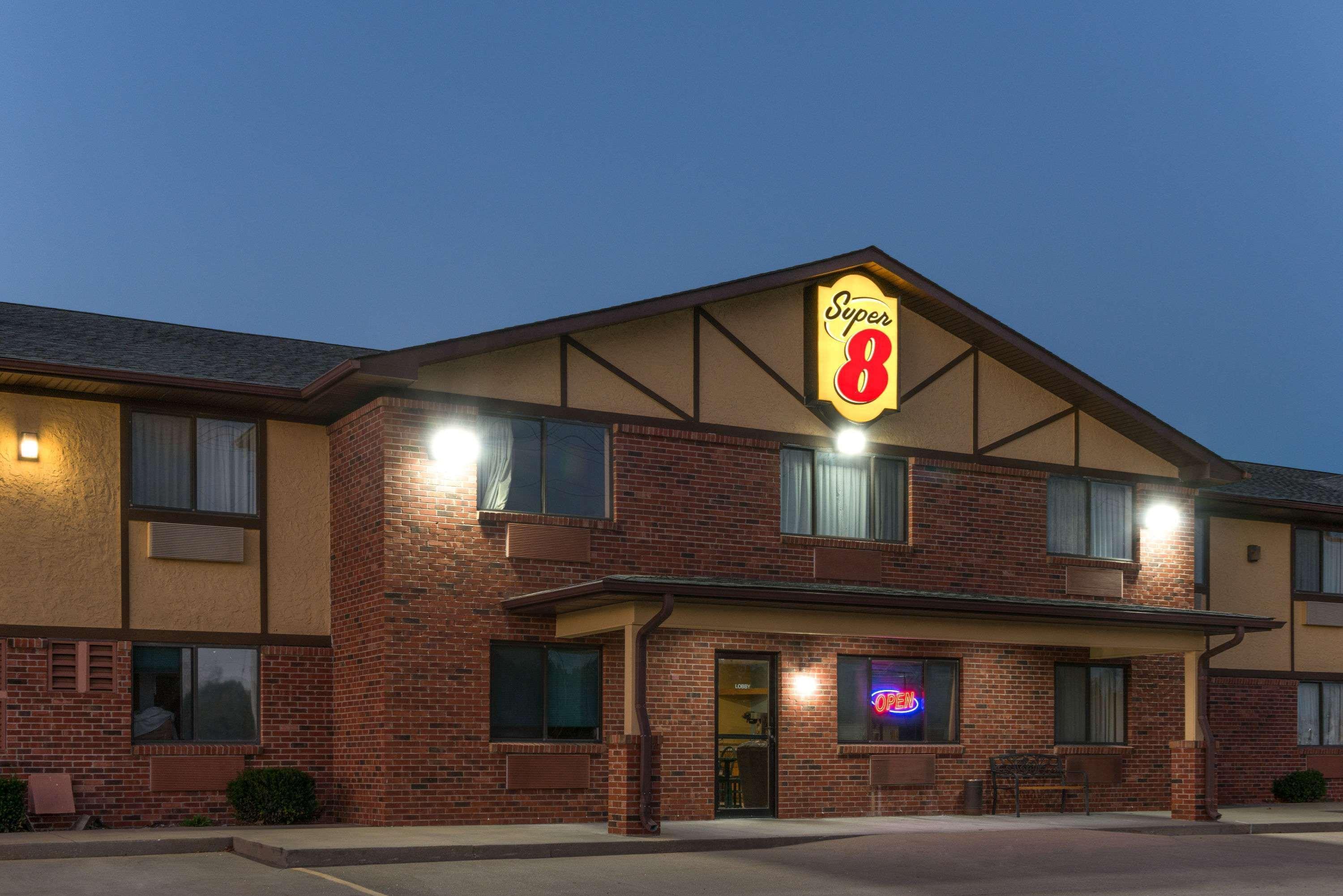 Super 8 Warrenton Mo Hotel Exterior photo